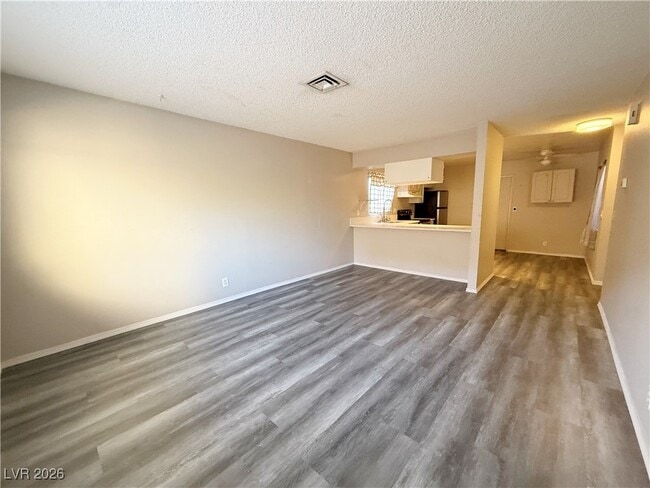 Building Photo - 5206 Golden Ln