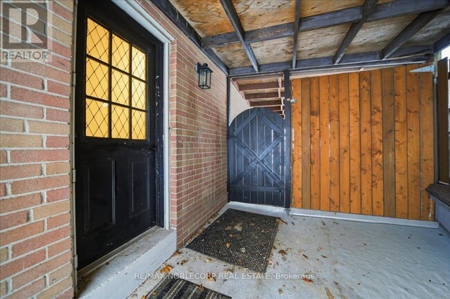 Building Photo - 94 Primula Crescent