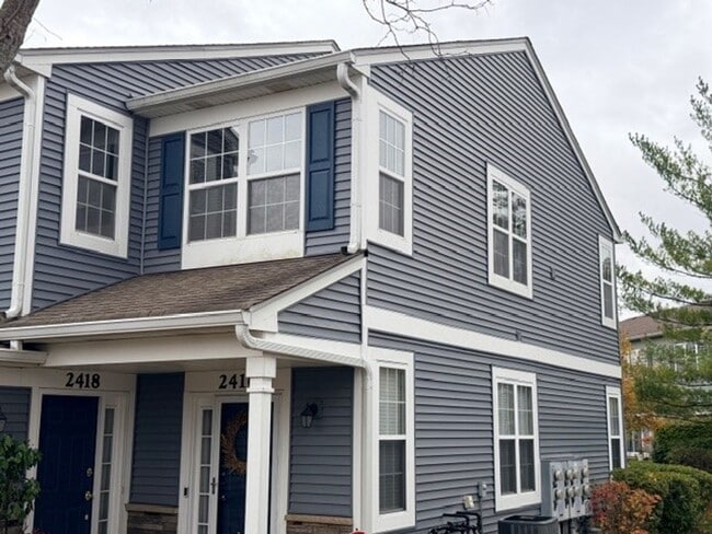 Foto del edificio - Beautiful 2 bed, 2 bath, townhome