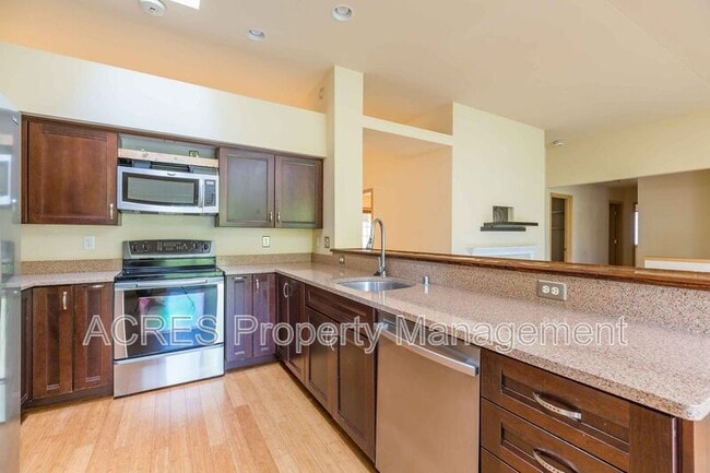 Building Photo - 620 S 192nd Pl