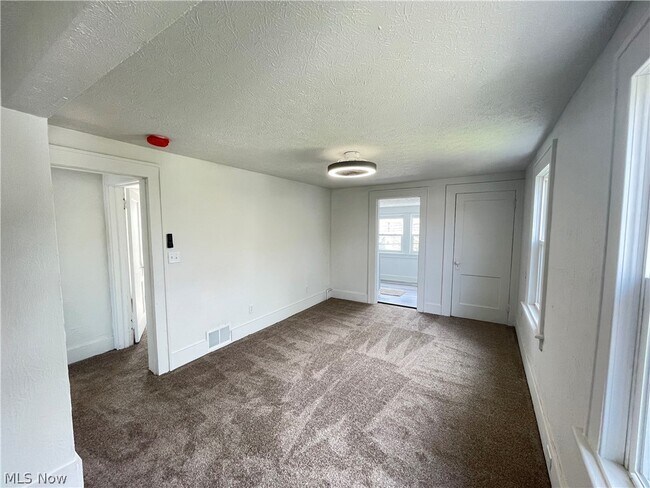 Building Photo - 459 Patterson Ave