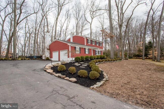 Building Photo - 6193 Honey Hollow Rd