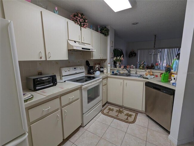 Building Photo - 7924 Hardwick Dr