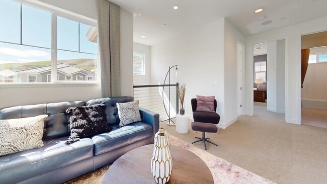 Building Photo - 31 Cortina Dr