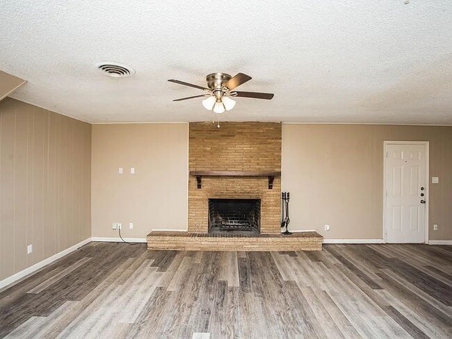 Foto del edificio - Wonderful 4 bedroom, 3 bathroom home!