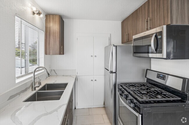 1 dormitorio, 1 baño - 511 pies cuadrados - Cocina - 6565 Segovia Rd