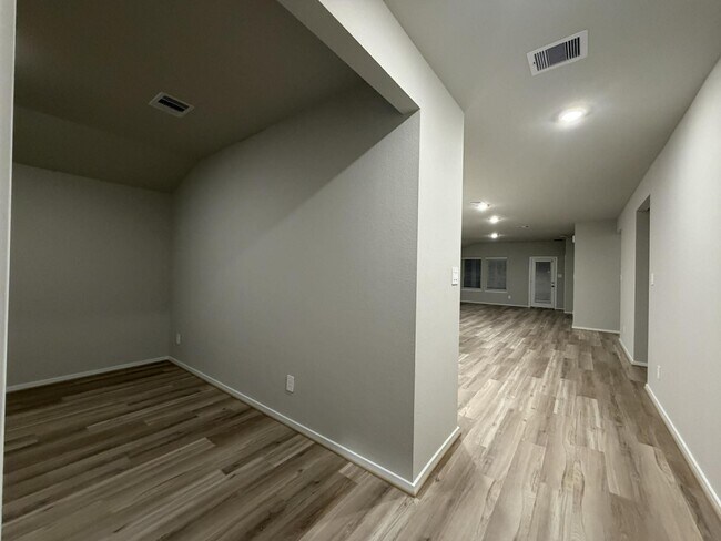 Foto del edificio - 7722 Beaufort Ln