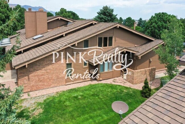 Building Photo - Charming 2 Bed Townhome in Desirable Kissi...