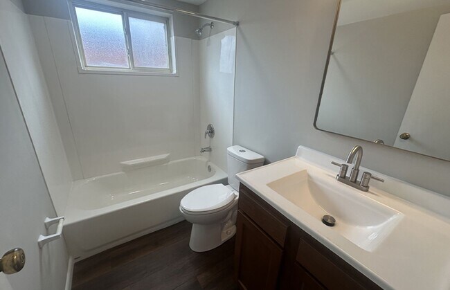 Foto del edificio - 545 Lowell Ave