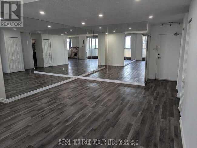 Building Photo - 1502-1275 MARKHAM Rd
