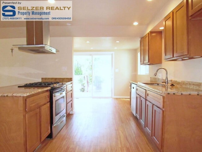 Foto del edificio - Cozy 2 bedroom home at the base of the west Ukiah foothills!