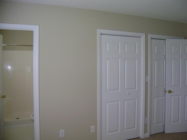 Building Photo - 240 Parnell Rd