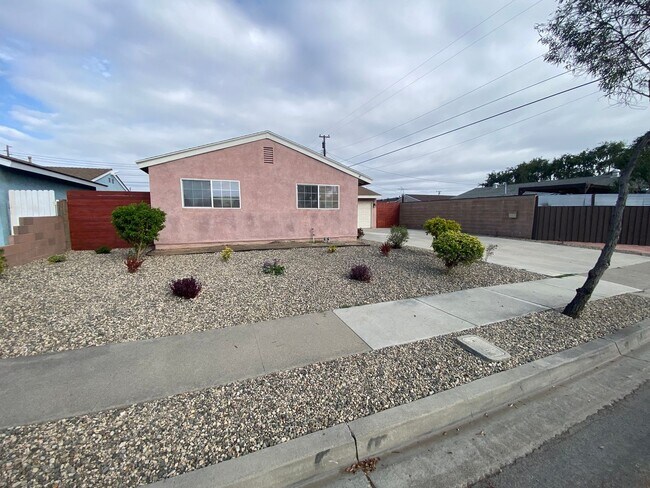 Foto del edificio - Updated 3 Bedroom Cypress House w/ Office ...