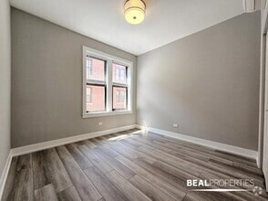 Building Photo - 3943.5 N Janssen Ave