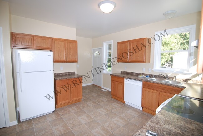 Foto del edificio - 3 BR Single Family/ 2 Full Baths