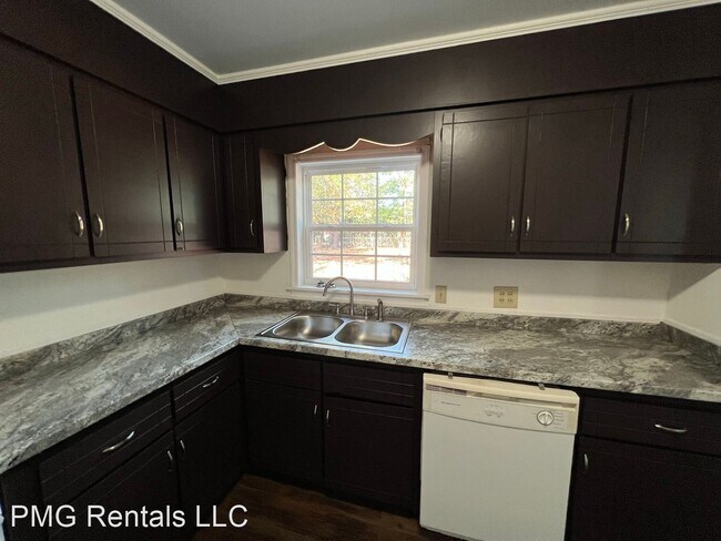 Building Photo - 4 br, 2 bath House - 105 Catherine Ave.