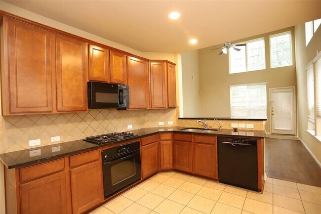 Building Photo - 1202 Glenwood Canyon Ln