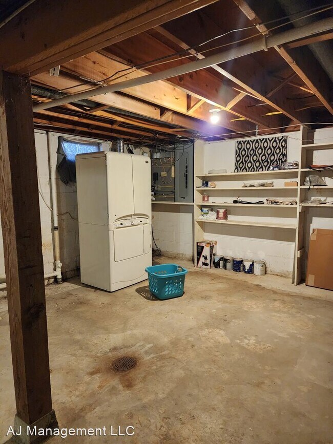 Building Photo - 3 br, 2 bath House - 1101 W 6th Ave