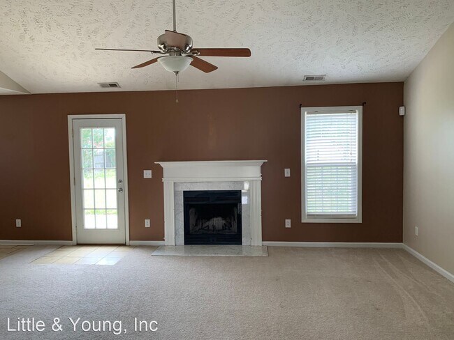Foto del edificio - 3 br, 2 bath House - 105 Silverberry Court