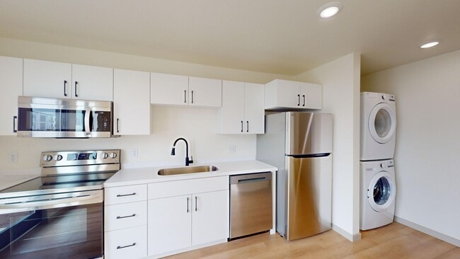 Interior Photo - Maple Rock Reserve