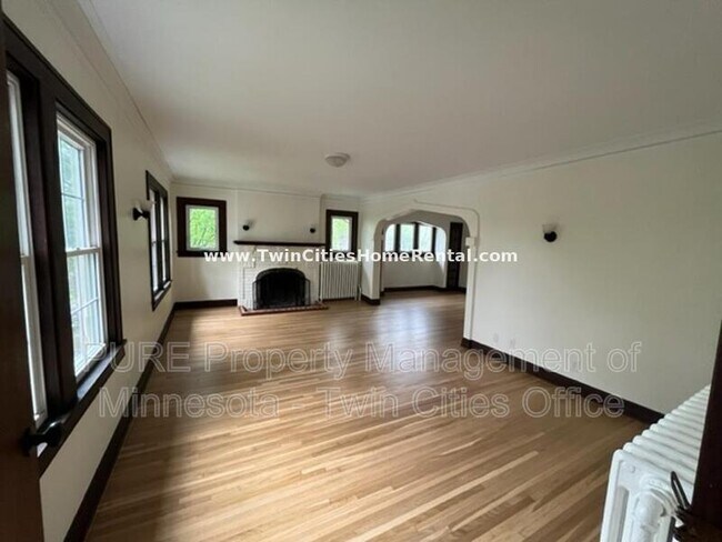 Foto del edificio - 250 6th Ave N