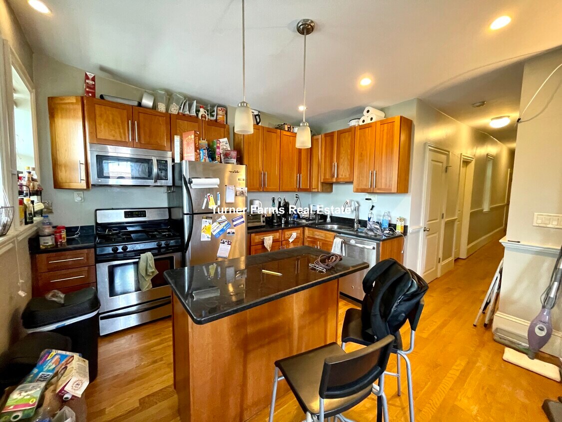 Foto principal - 114 Berkshire St