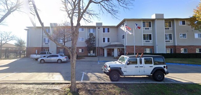 Building Photo - 3260 Bickers St