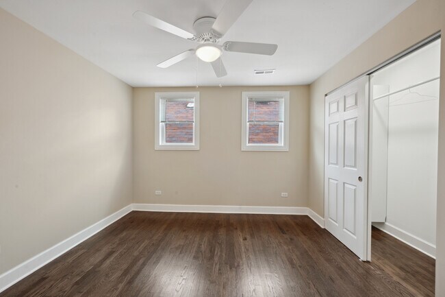 Foto del edificio - 1624 S Washtenaw Ave.