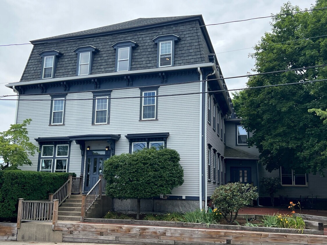 Primary Photo - 12 Walnut St