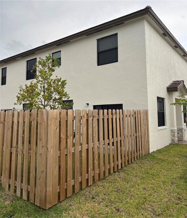 Foto del edificio - 23086 SW 130th Ave