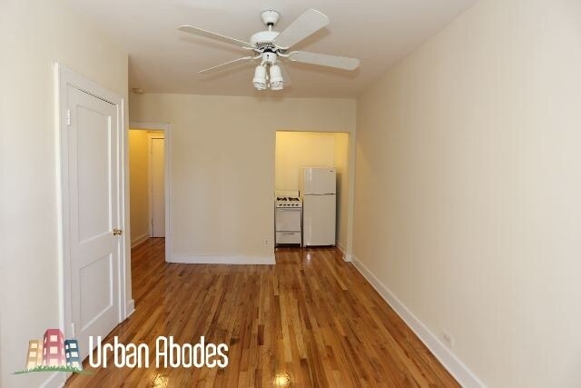 Foto del edificio - 546 W Wellington Ave