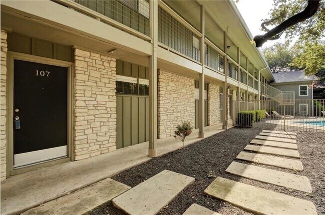 Foto del edificio - 2303 East Side Dr