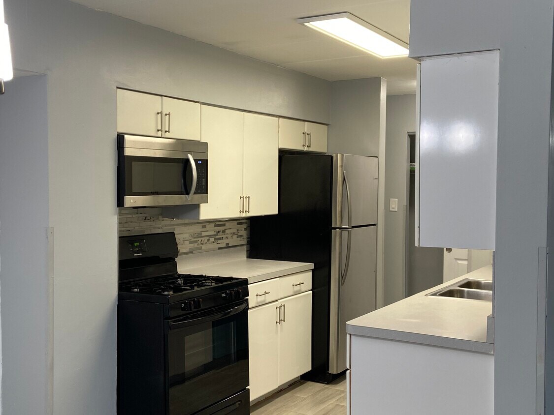 Foto principal - 220 S Roselle Rd