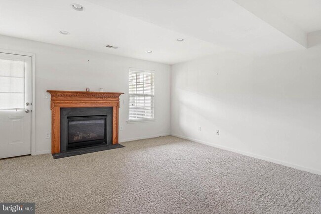 Foto del edificio - 26584 Raleigh Rd