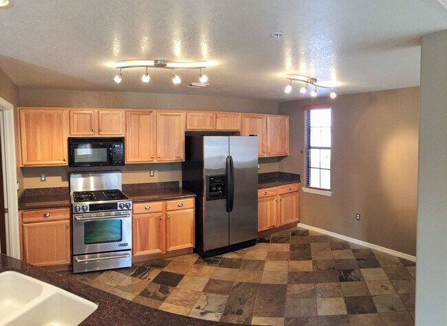 Building Photo - APPLY NOW - 1716 Alpine Meadows Ln Unit 607