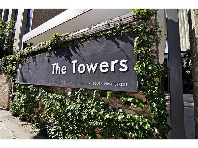 Building Photo - 15 S 1st St