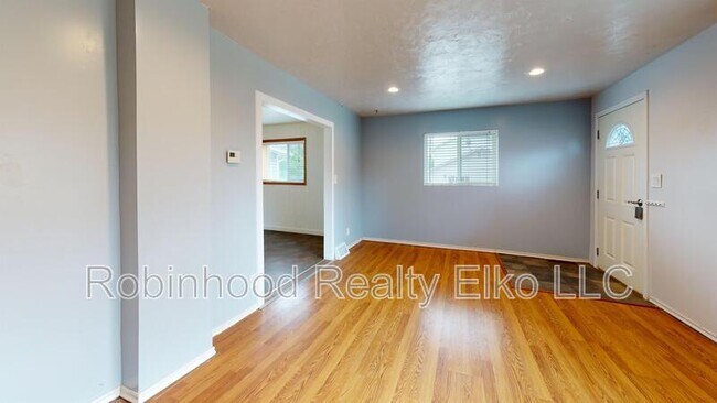 Building Photo - 1262 7th St