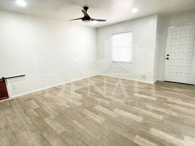 Foto del edificio - 423 S Terry Ln