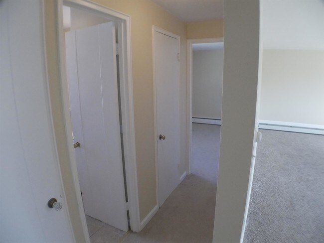 Foto del edificio - 321-321 Beattie Ave