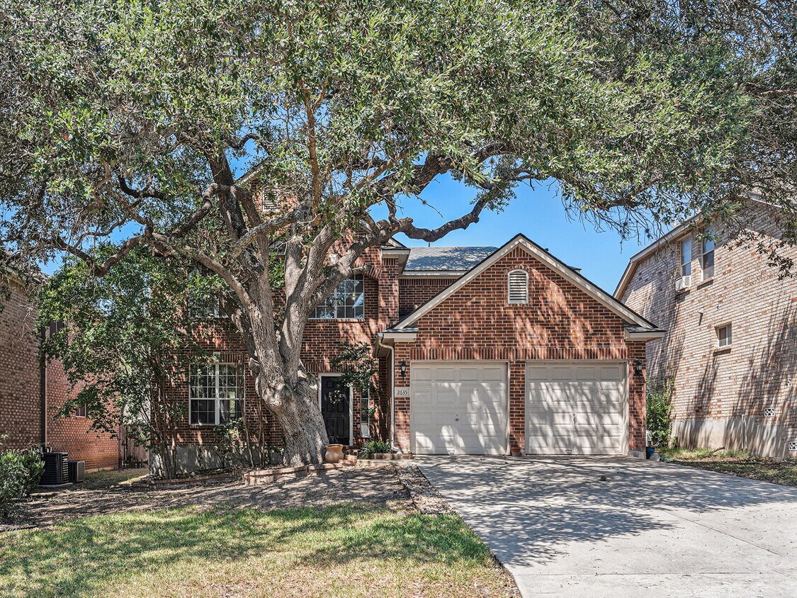 Foto principal - 2635 Lakehills