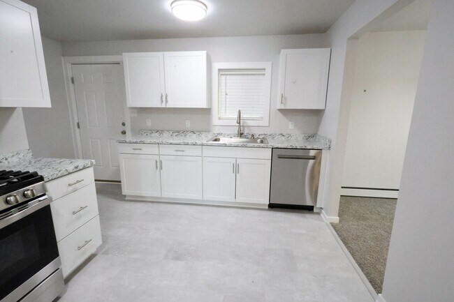 Building Photo - 758