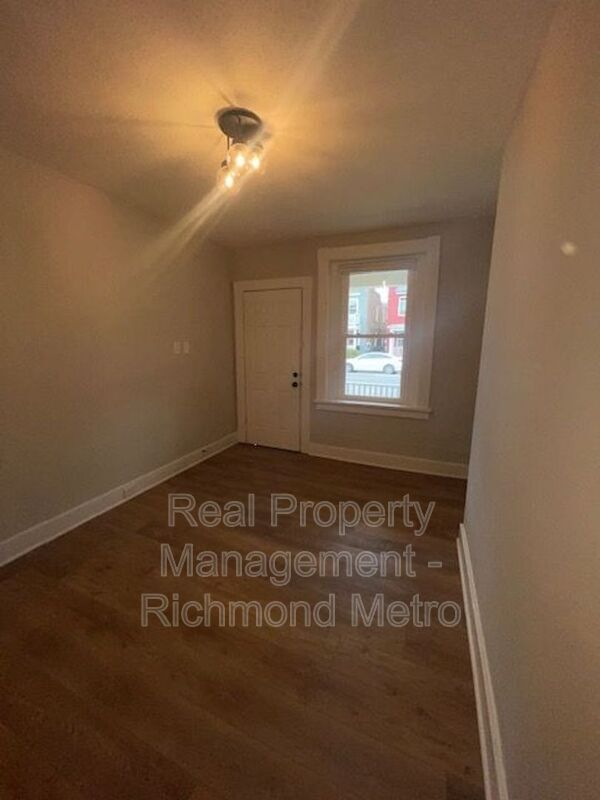 Foto del edificio - 613 N 32nd St