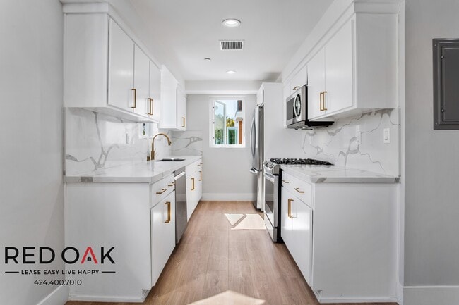 Building Photo - Wonderful Newly Developed Four Bedroom Wit...