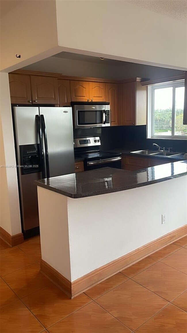 Foto del edificio - 7910 Taft St