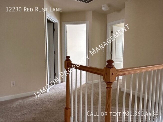 Foto del edificio - 12230 Red Rust Ln