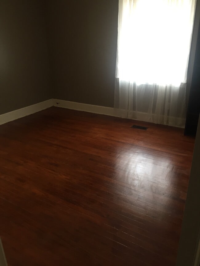 Building Photo - 20 Sharolyn St