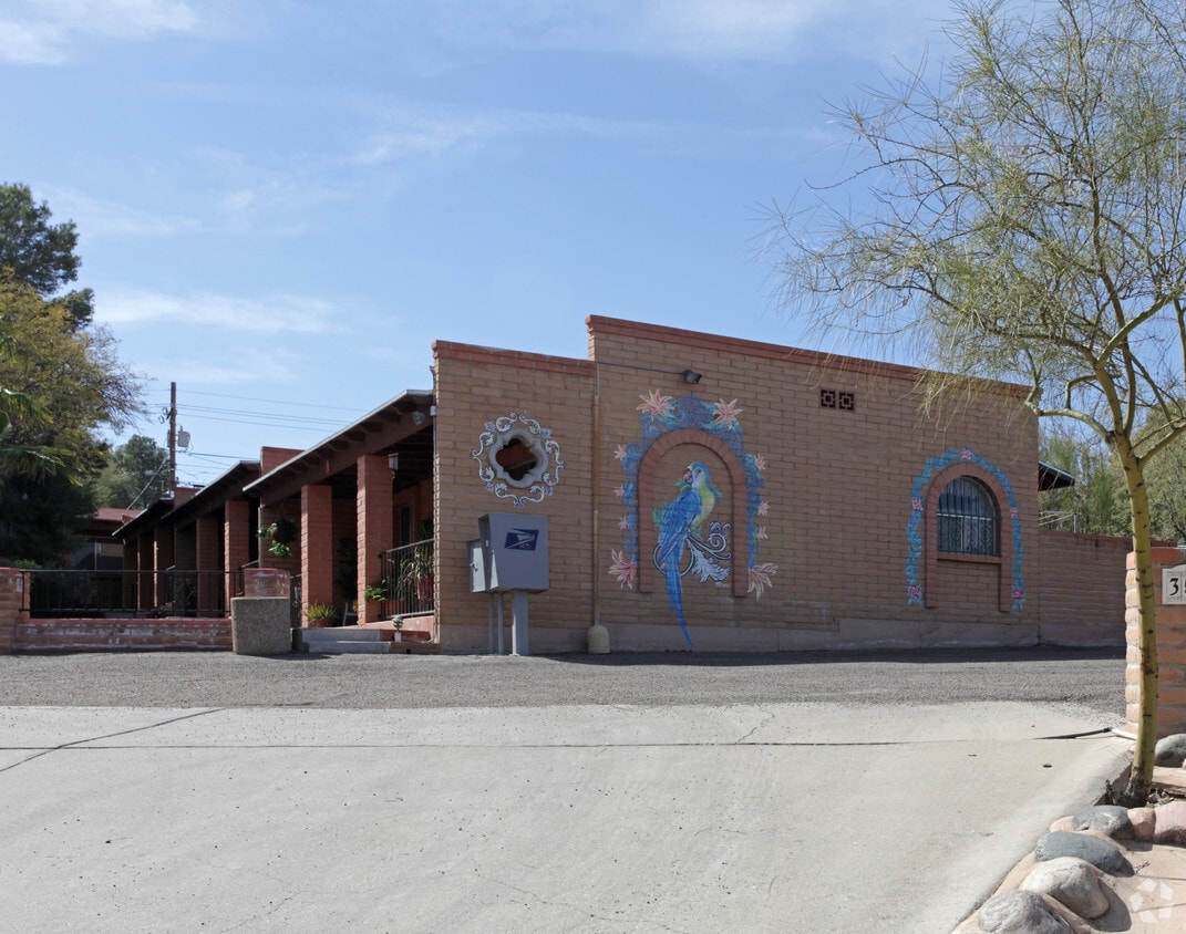 351 N Silverbell Rd, Tucson, AZ 85745 Apartments in Tucson, AZ