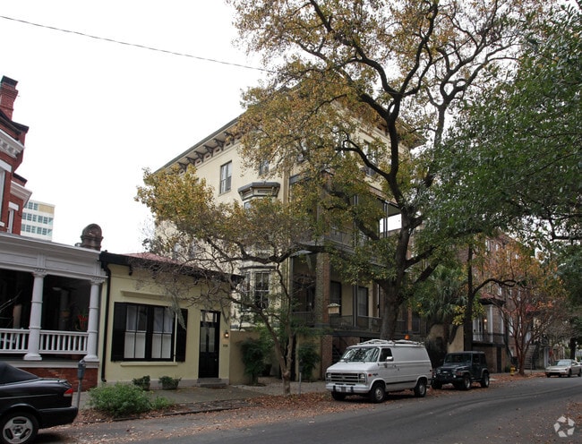 Primary Photo - 112 E Harris St