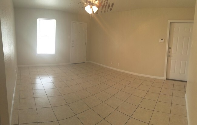 Living Room - 1102 Coffield St