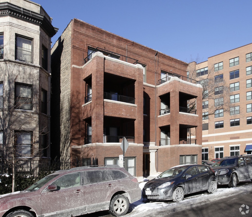 Building Photo - 4362 N Kenmore Ave